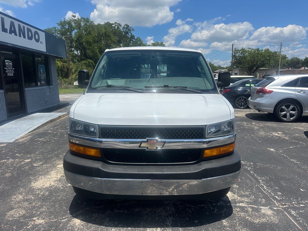 2018 Chevrolet Express Image 4
