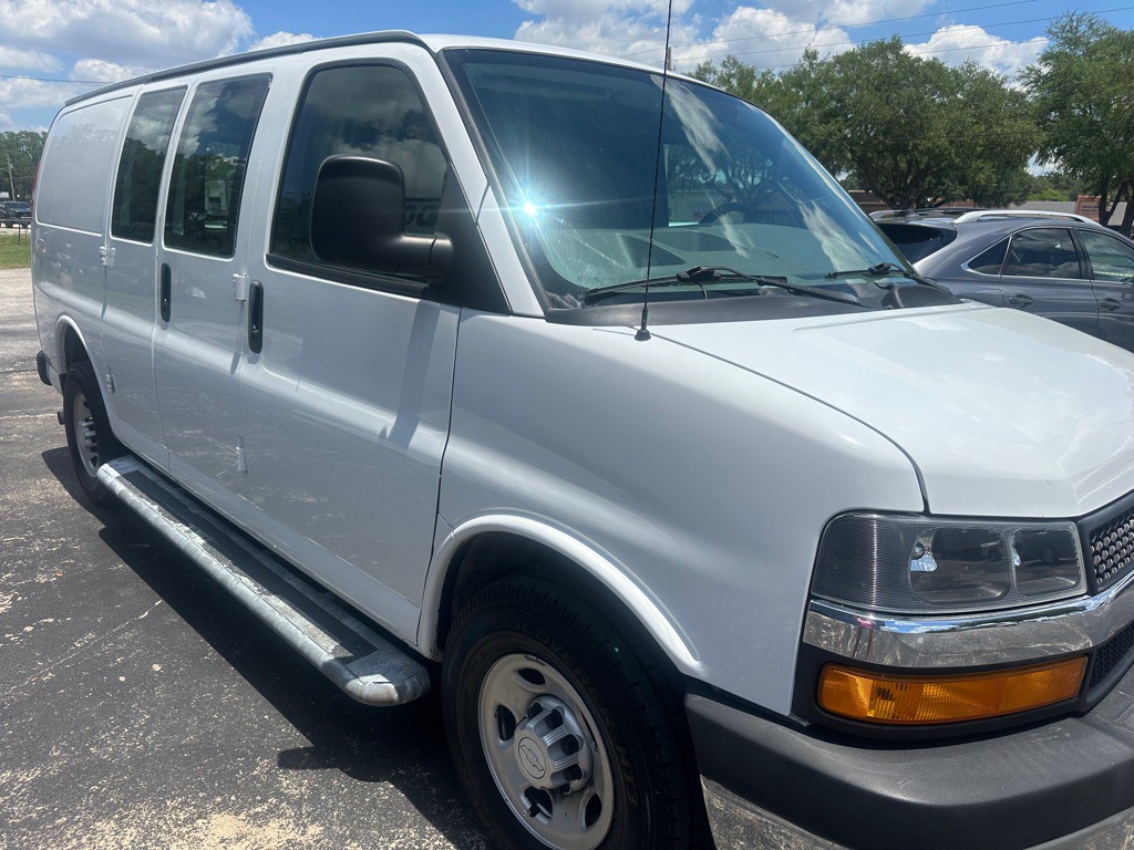 2018 Chevrolet Express Image 5