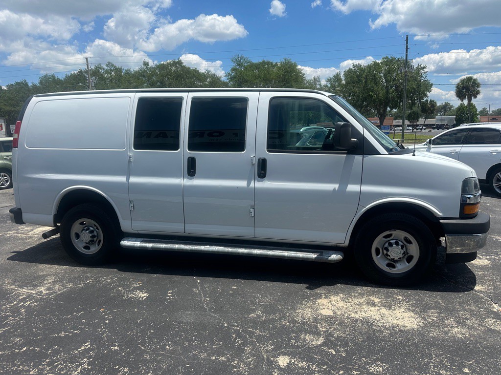2018 Chevrolet Express Image 6