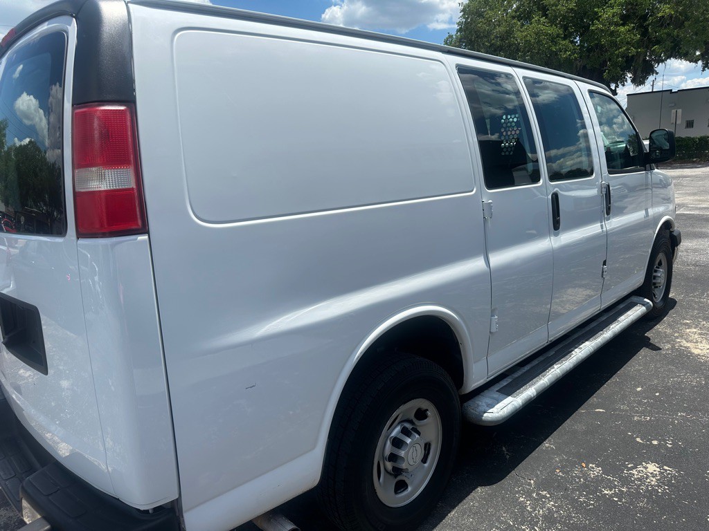 2018 Chevrolet Express Image 7