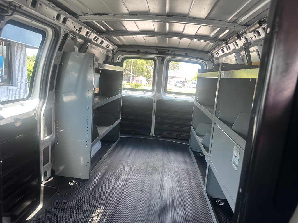2018 Chevrolet Express Image 13