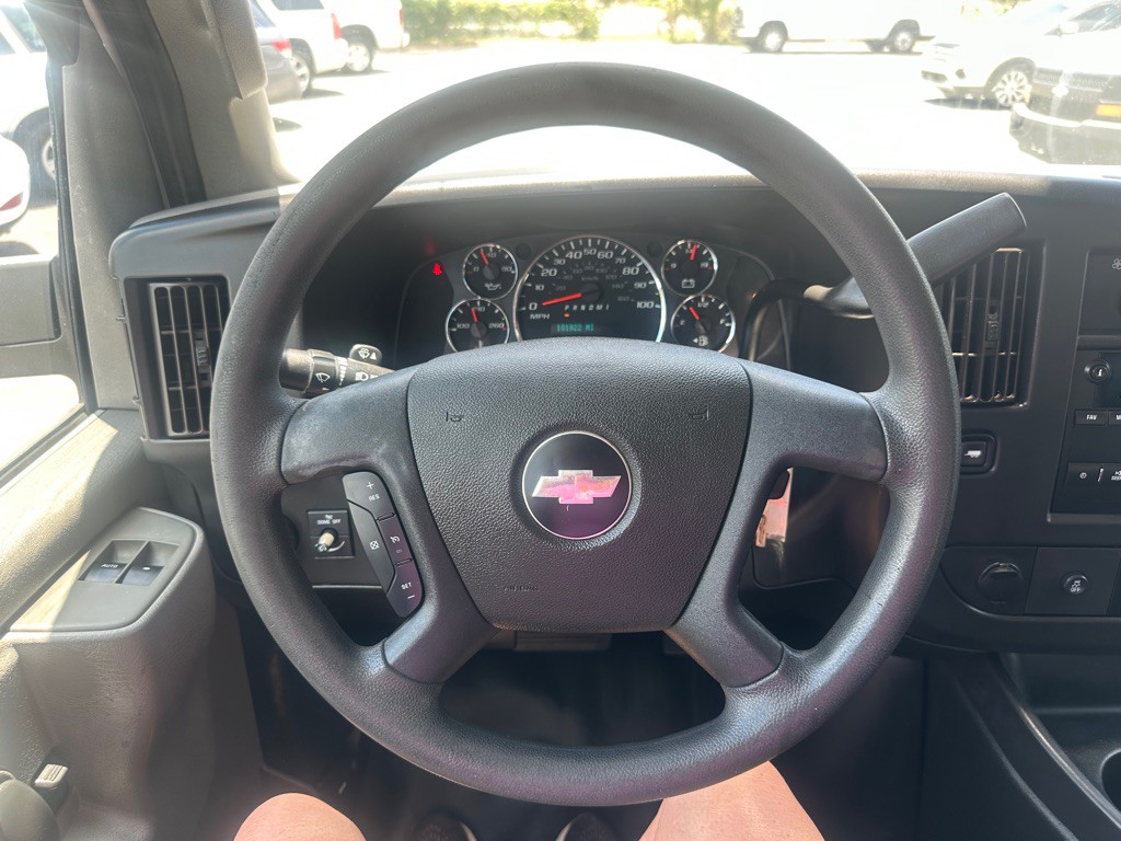2018 Chevrolet Express Image 18