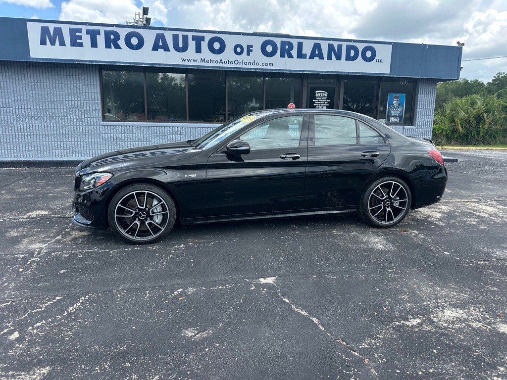 2017 Mercedes-Benz C-Class Image 1