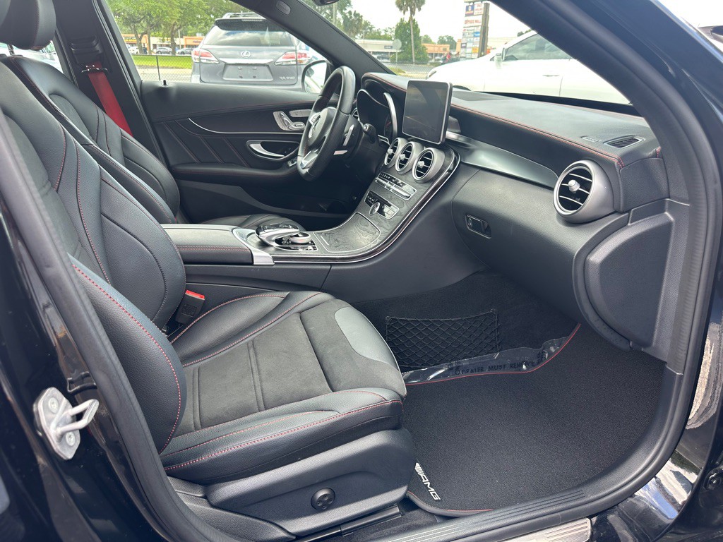2017 Mercedes-Benz C-Class Image 10
