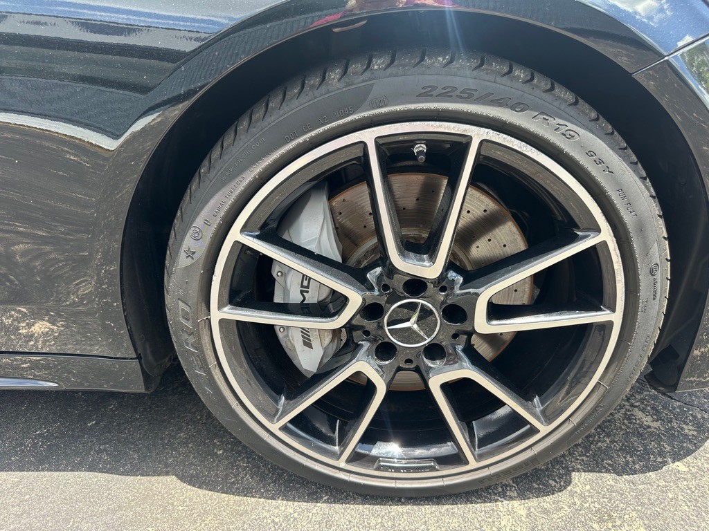 2017 Mercedes-Benz C-Class Image 24