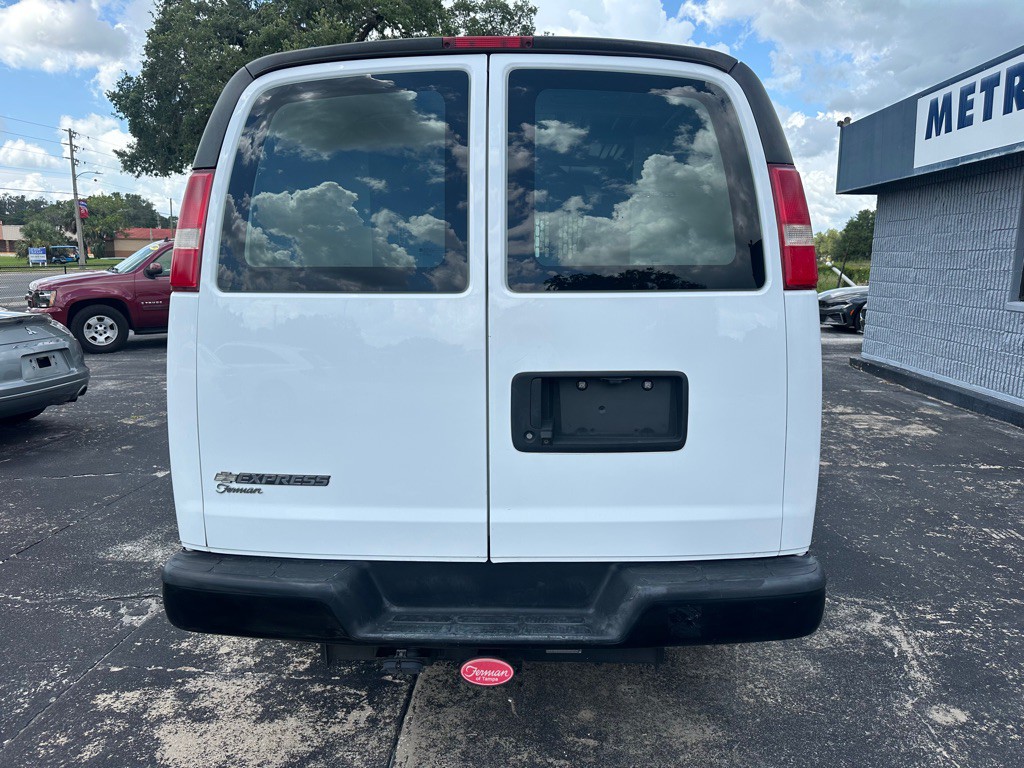 2019 Chevrolet Express Image 8