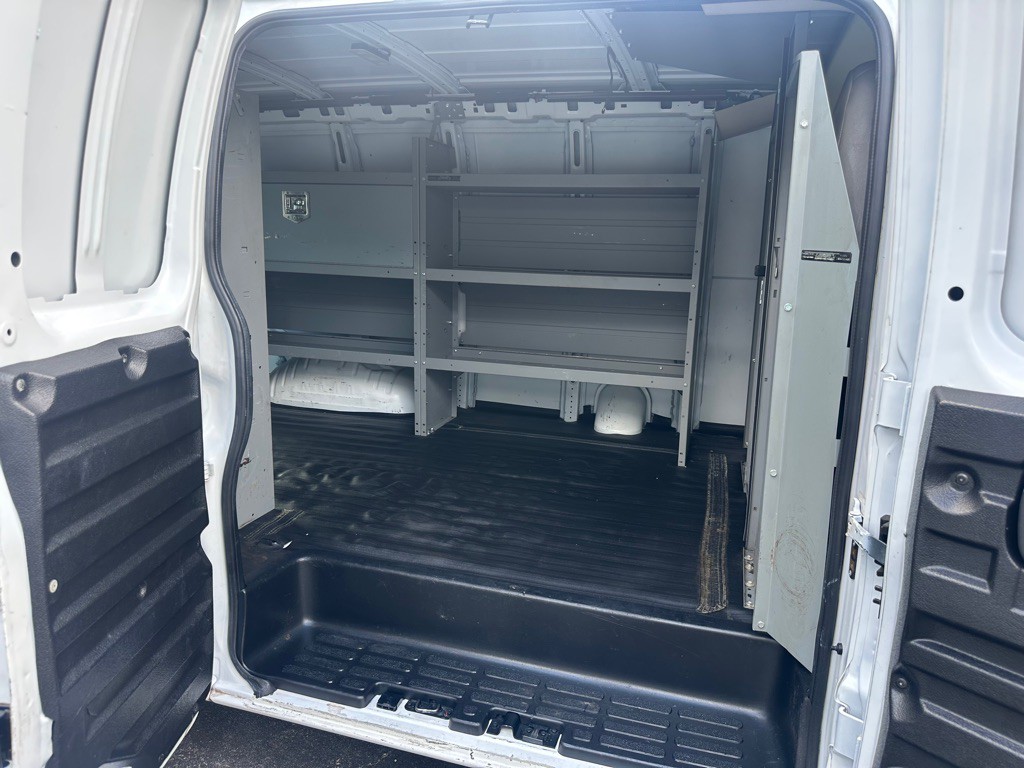 2019 Chevrolet Express Image 10