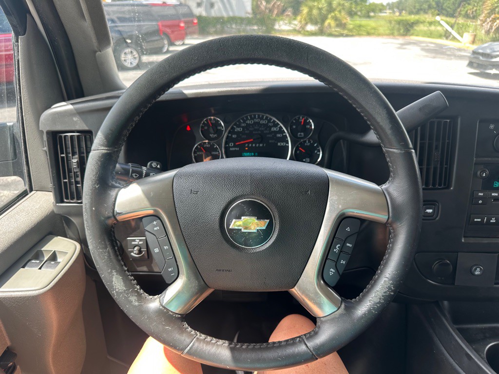 2019 Chevrolet Express Image 17