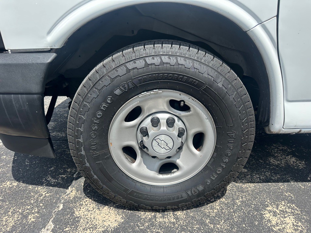 2019 Chevrolet Express Image 18