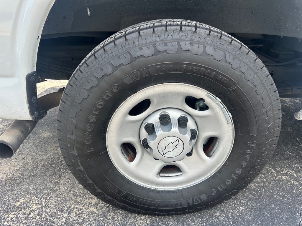 2019 Chevrolet Express Image 20