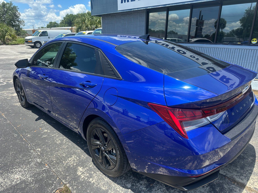 2023 Hyundai Elantra Image 2