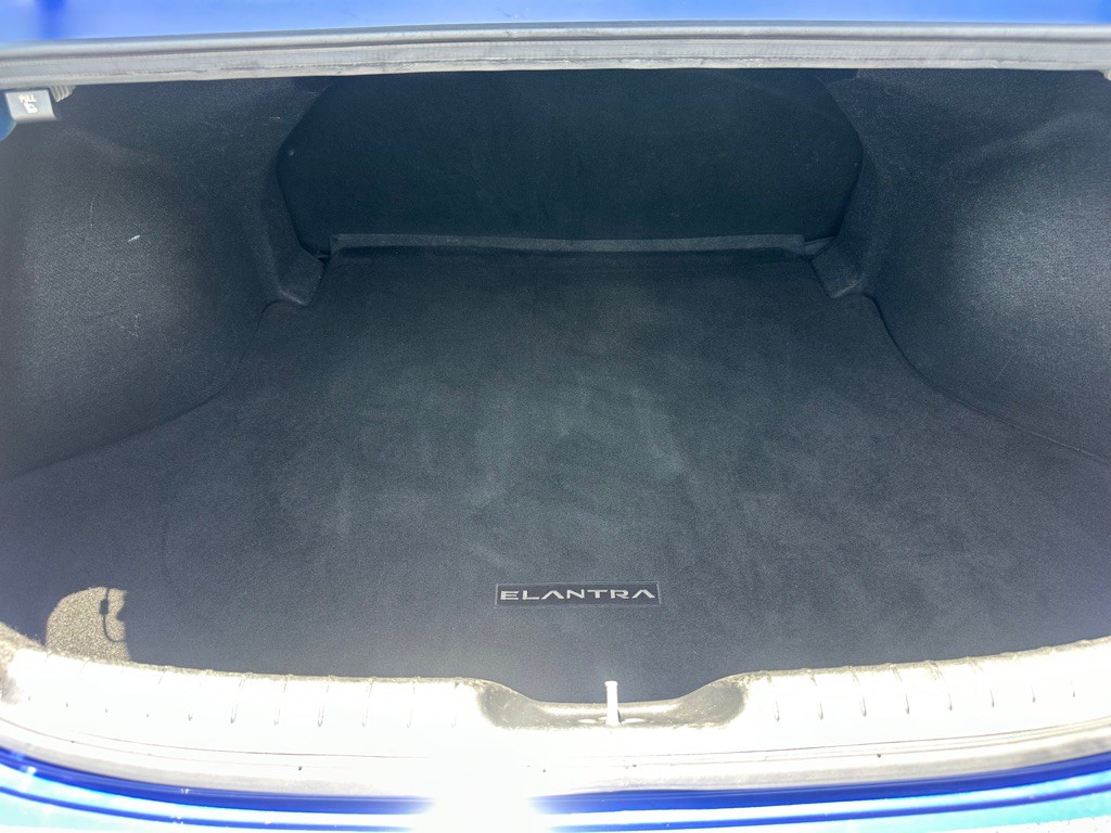 2023 Hyundai Elantra Image 9