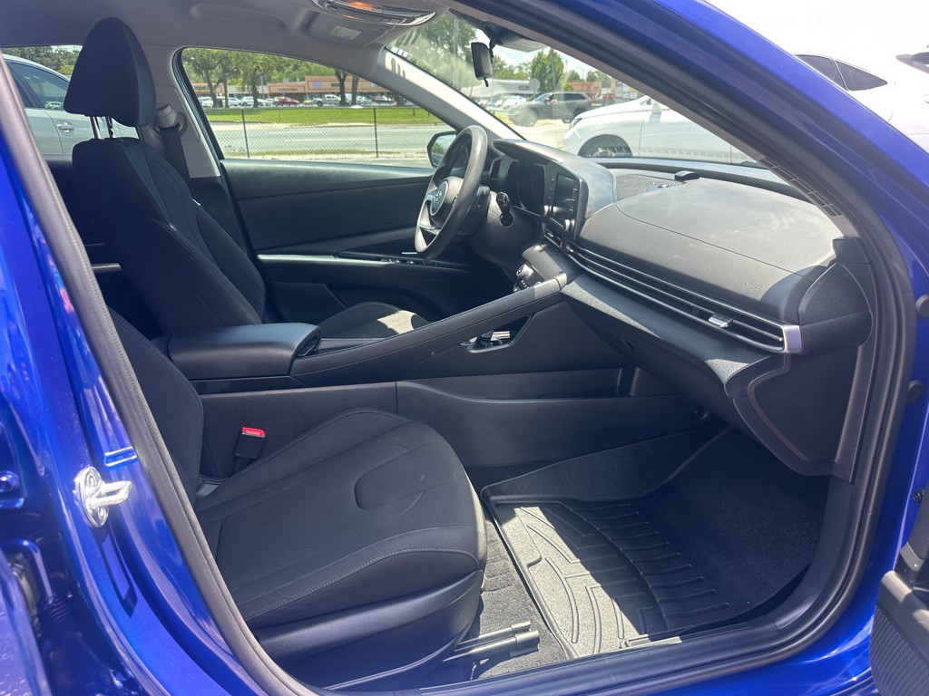 2023 Hyundai Elantra Image 10