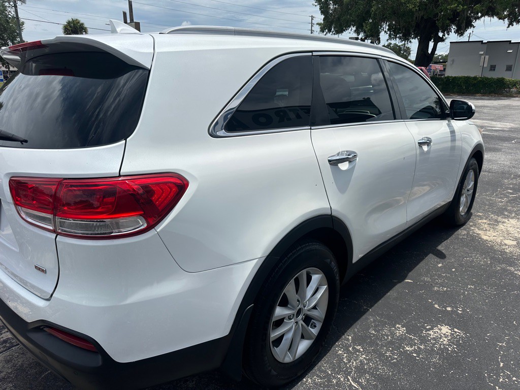 2017 Kia Sorento Image 7