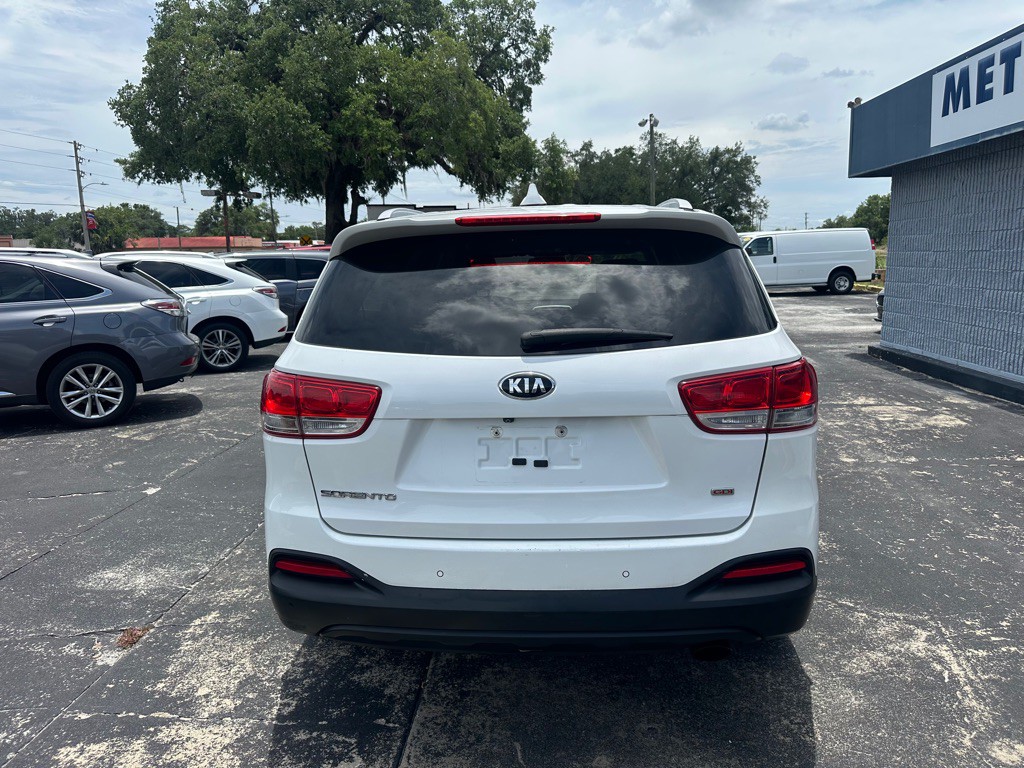 2017 Kia Sorento Image 8