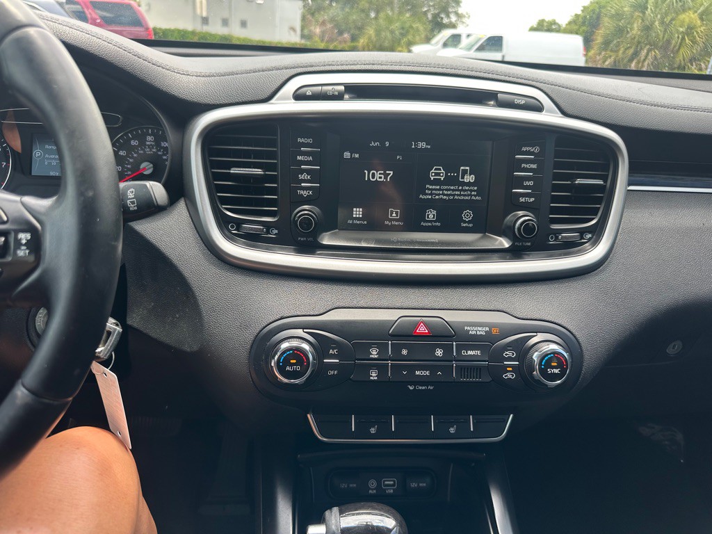 2017 Kia Sorento Image 15