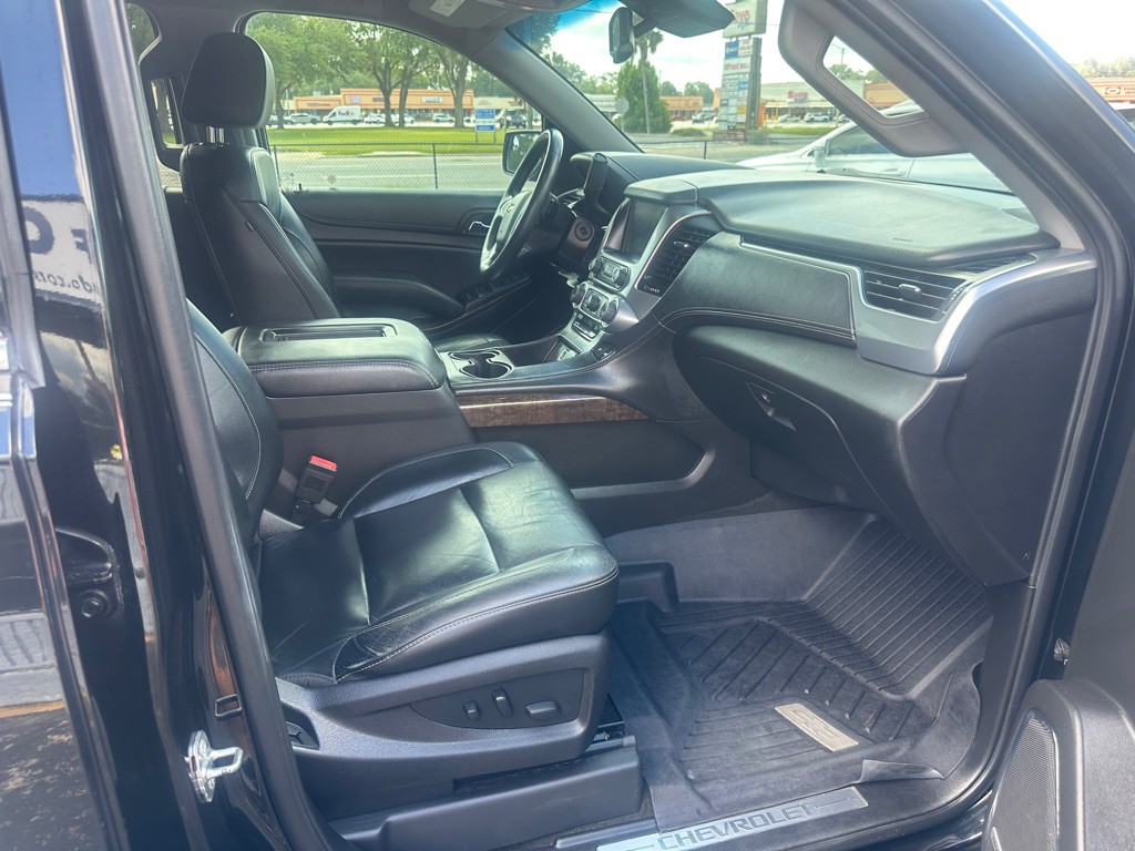 2017 Chevrolet Suburban Image 11
