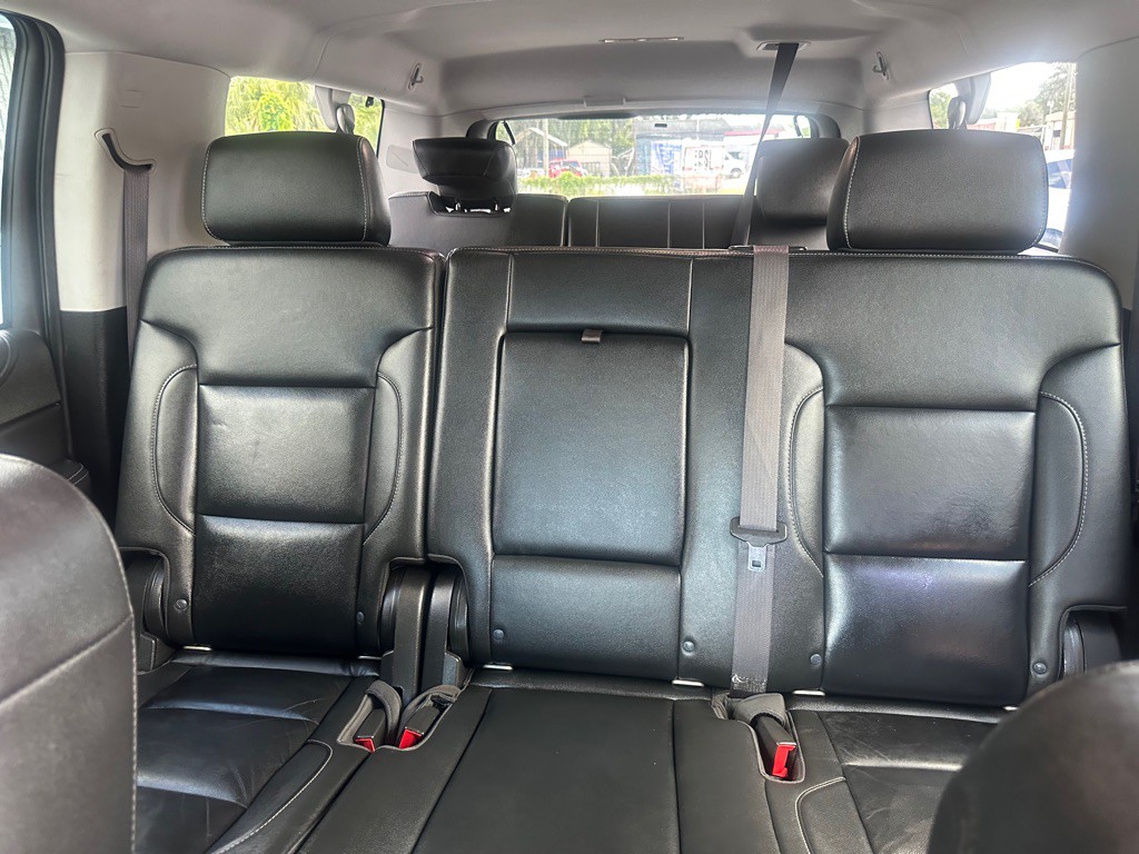 2017 Chevrolet Suburban Image 14