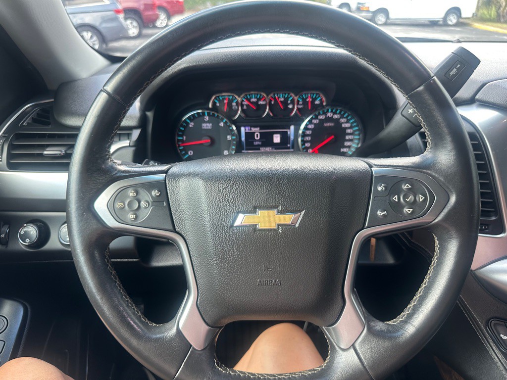 2017 Chevrolet Suburban Image 21