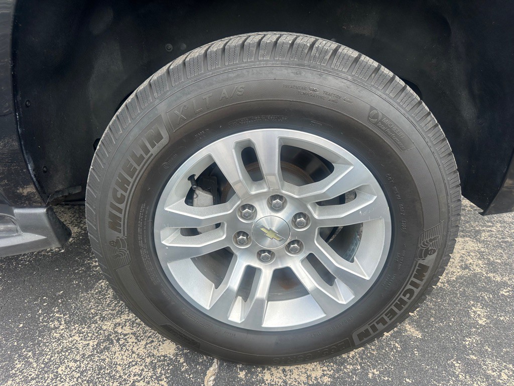 2017 Chevrolet Suburban Image 23