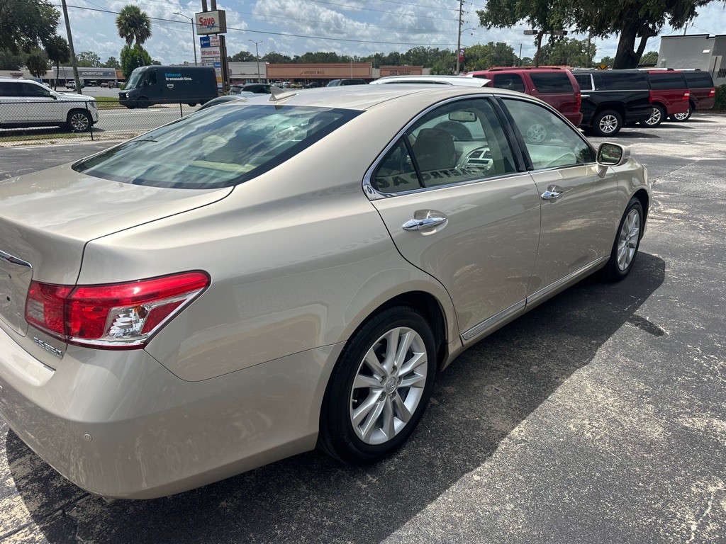 2010 Lexus ES Image 7