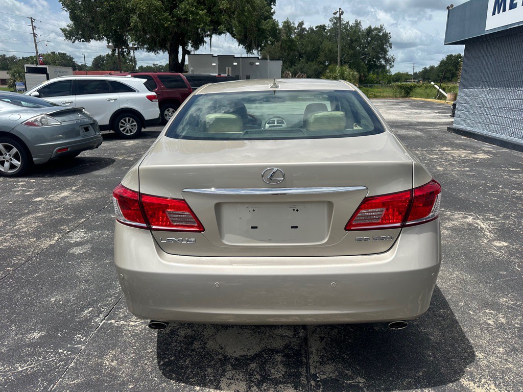 2010 Lexus ES Image 8