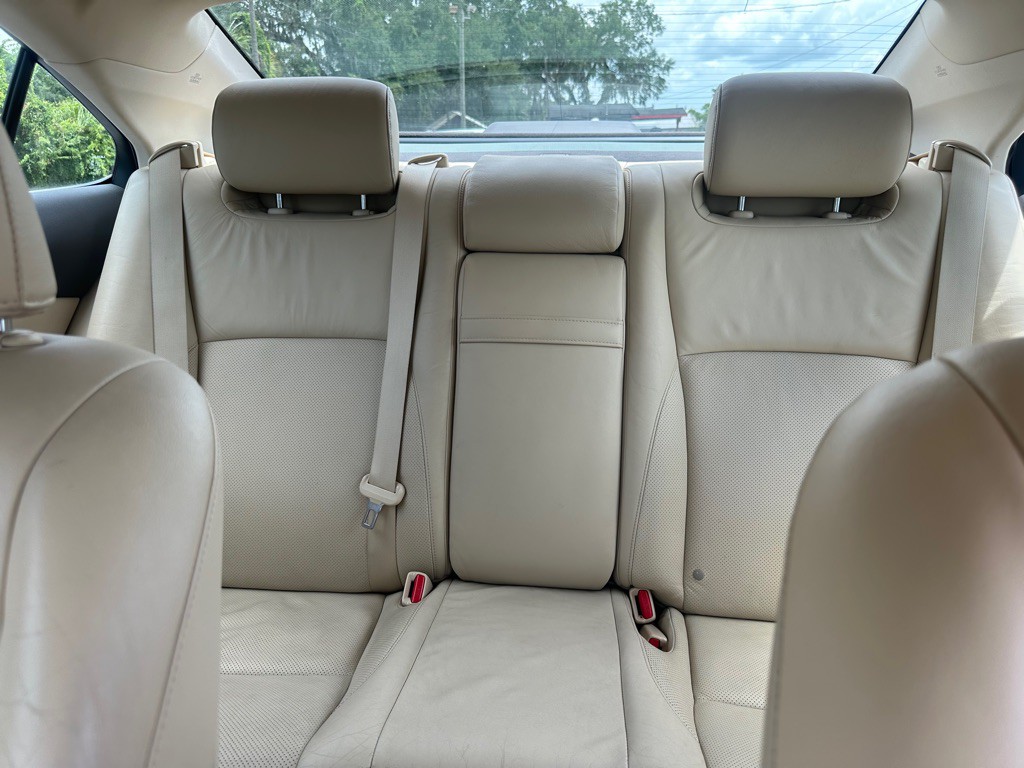 2010 Lexus ES Image 12