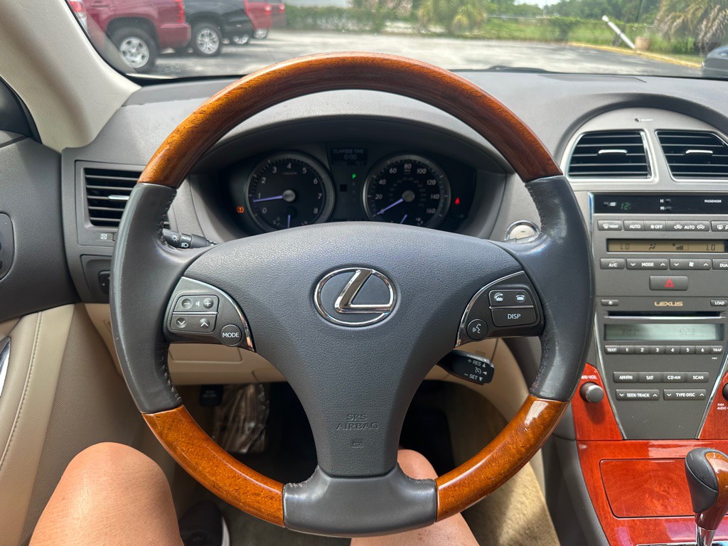 2010 Lexus ES Image 18