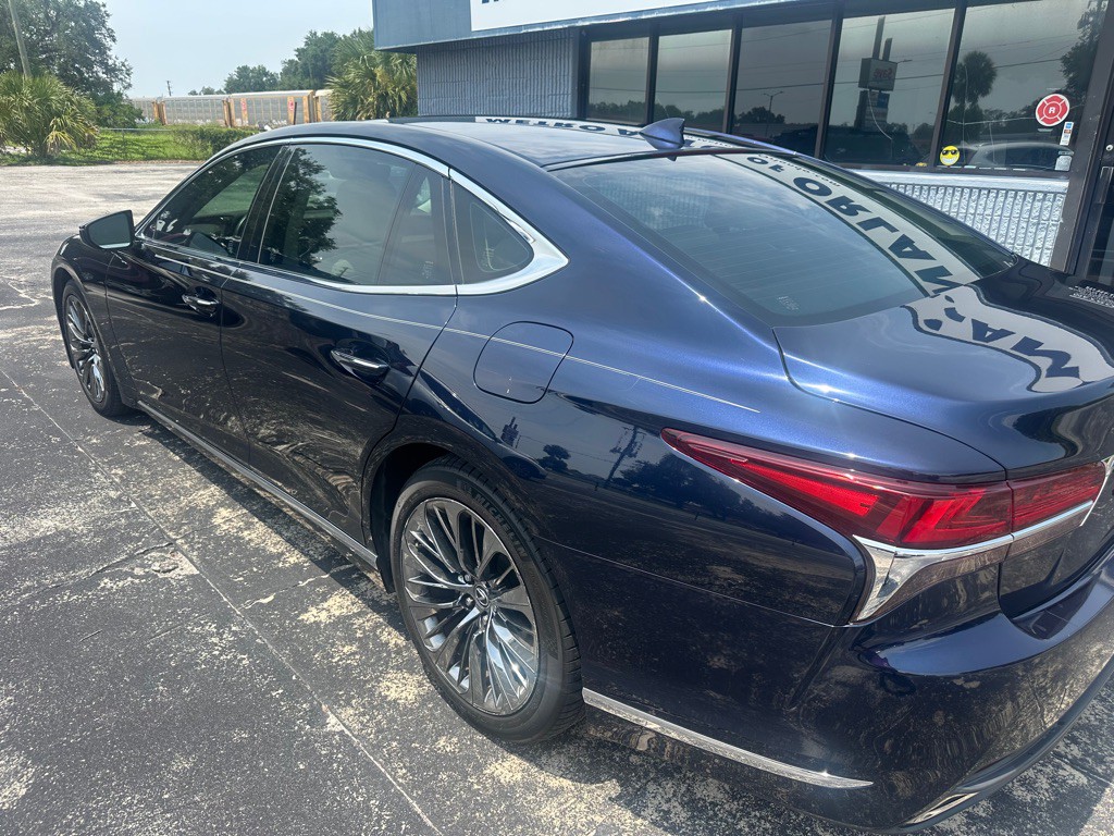 2018 Lexus LS Image 2