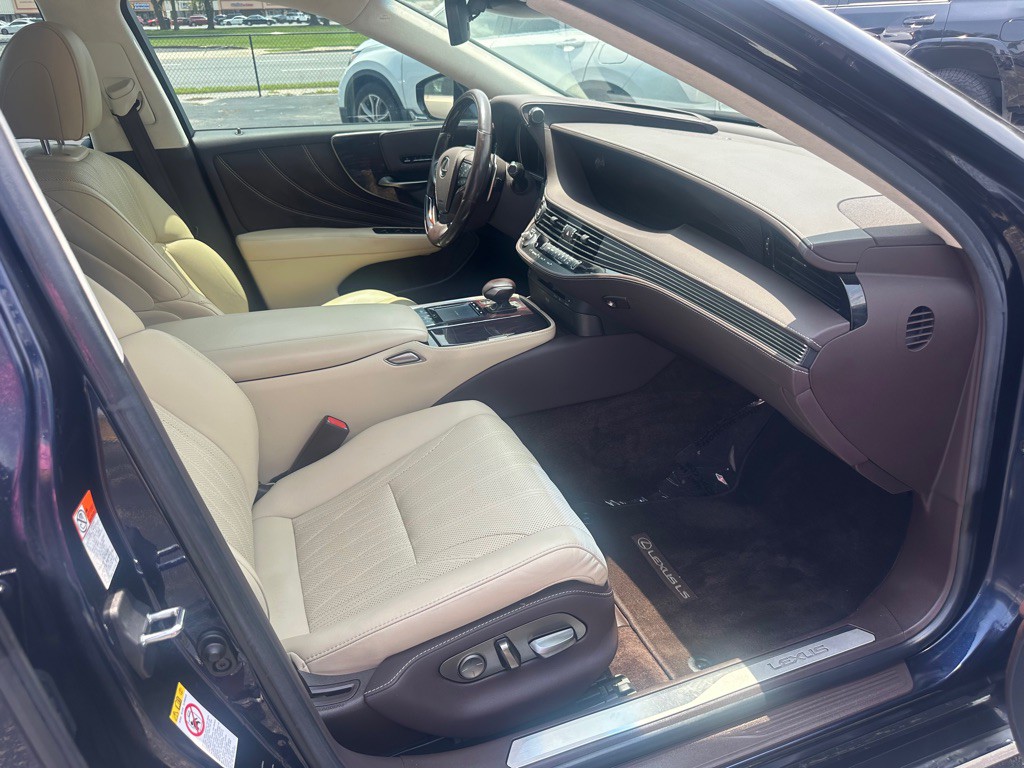 2018 Lexus LS Image 10