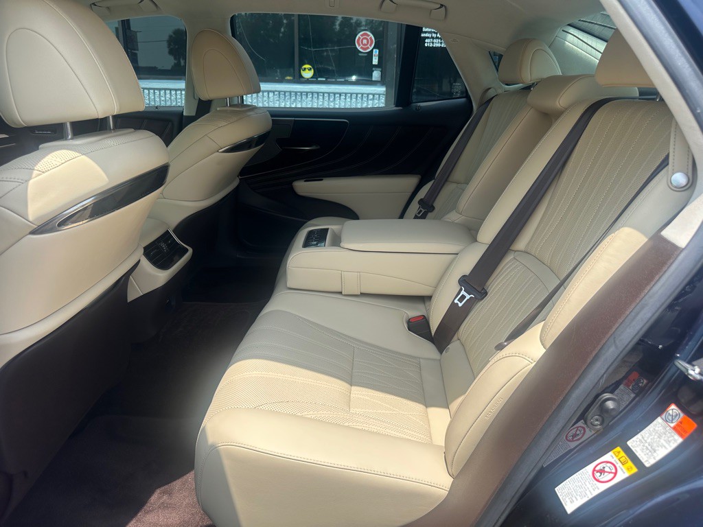 2018 Lexus LS Image 11