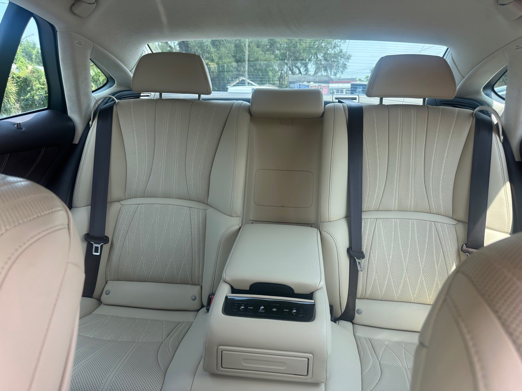 2018 Lexus LS Image 12