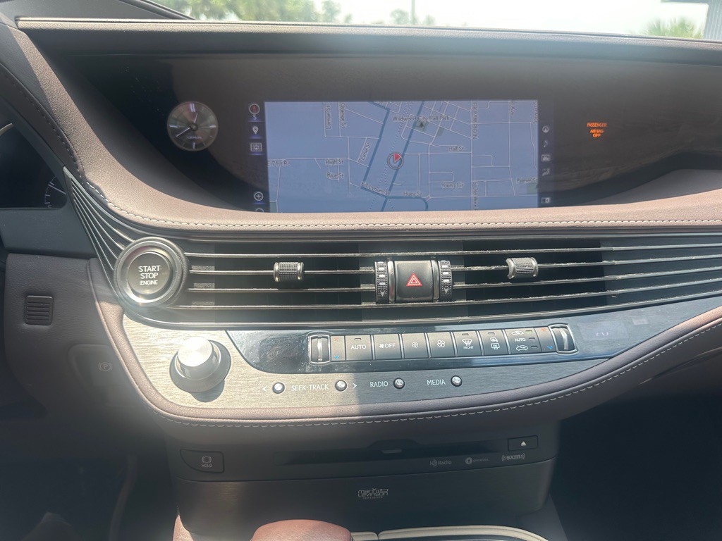 2018 Lexus LS Image 17