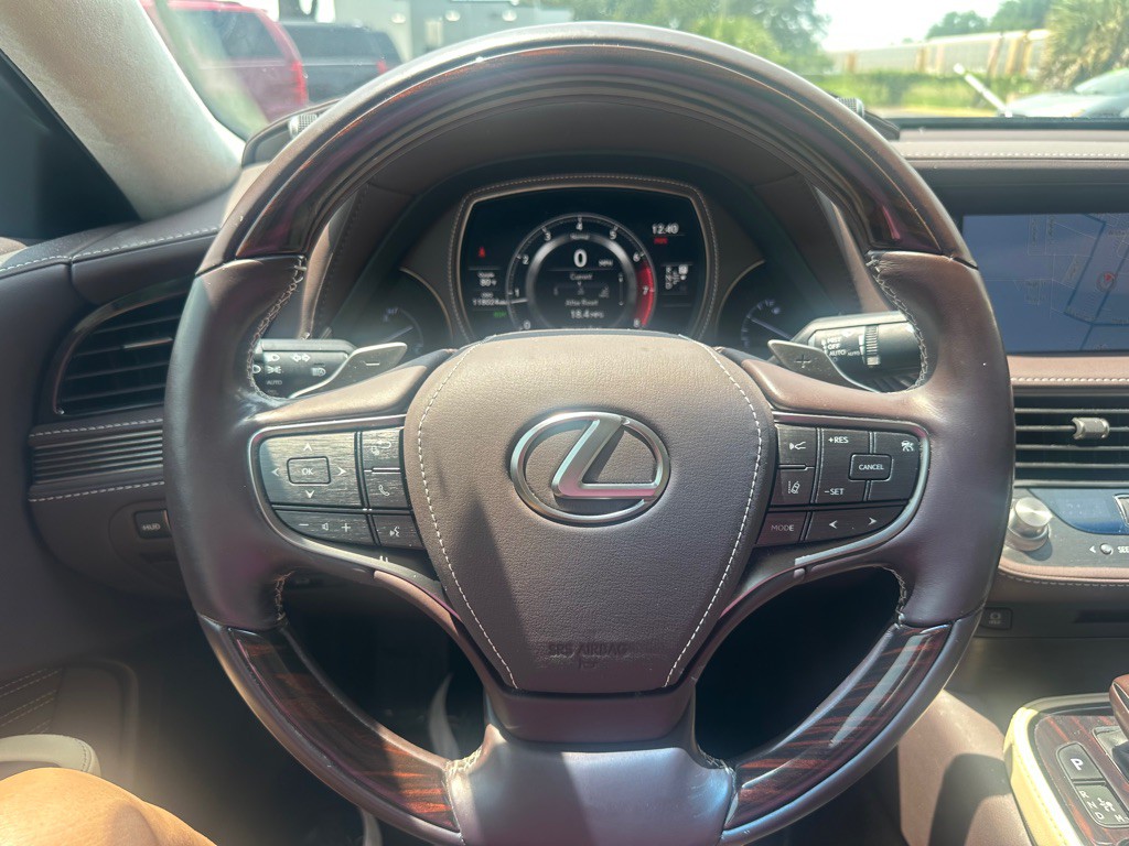 2018 Lexus LS Image 20