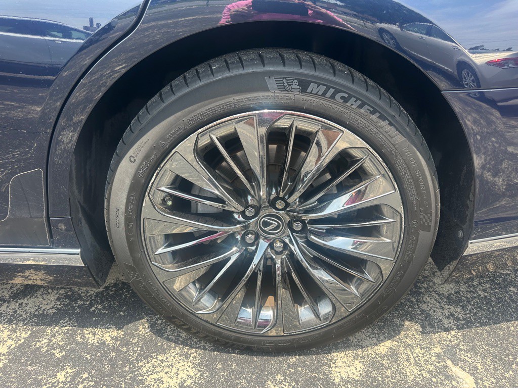 2018 Lexus LS Image 22