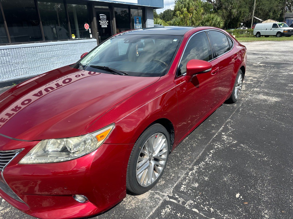 2014 Lexus ES Image 3