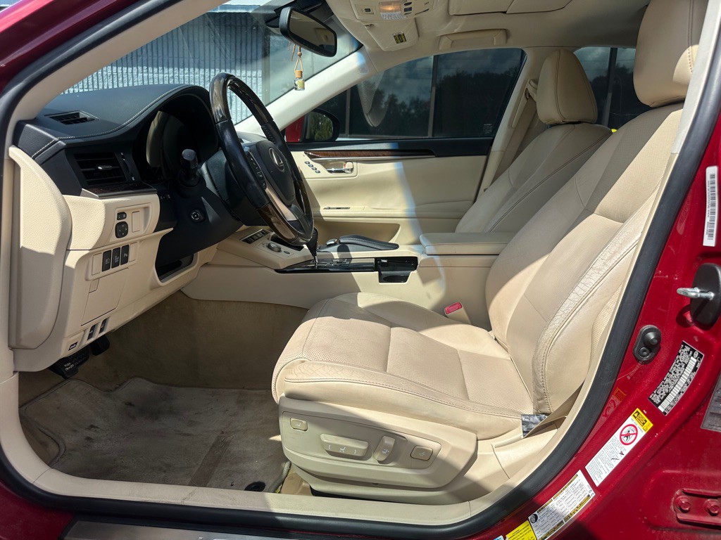 2014 Lexus ES Image 14