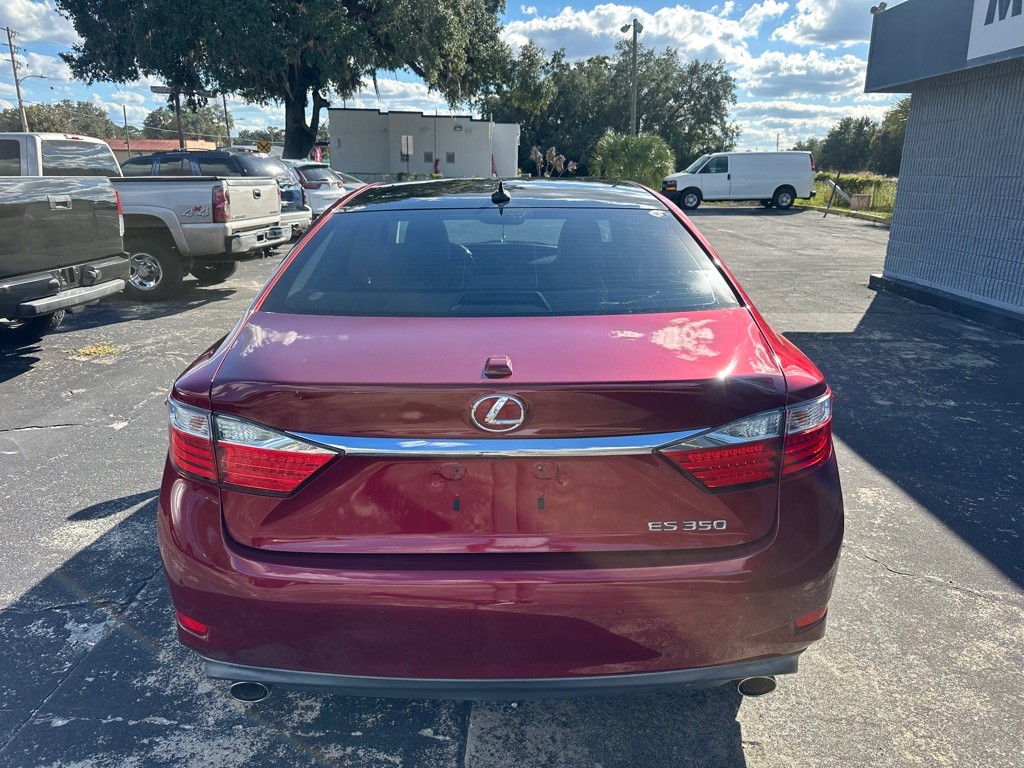 2014 Lexus ES Image 8