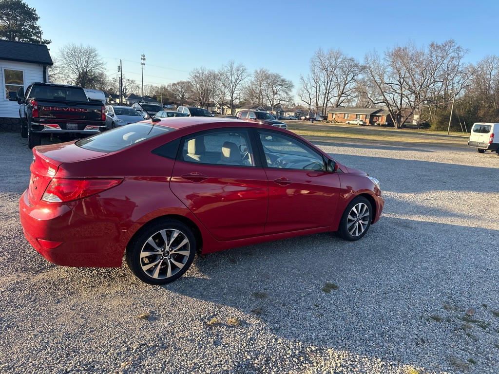2017 Hyundai Accent Image 4