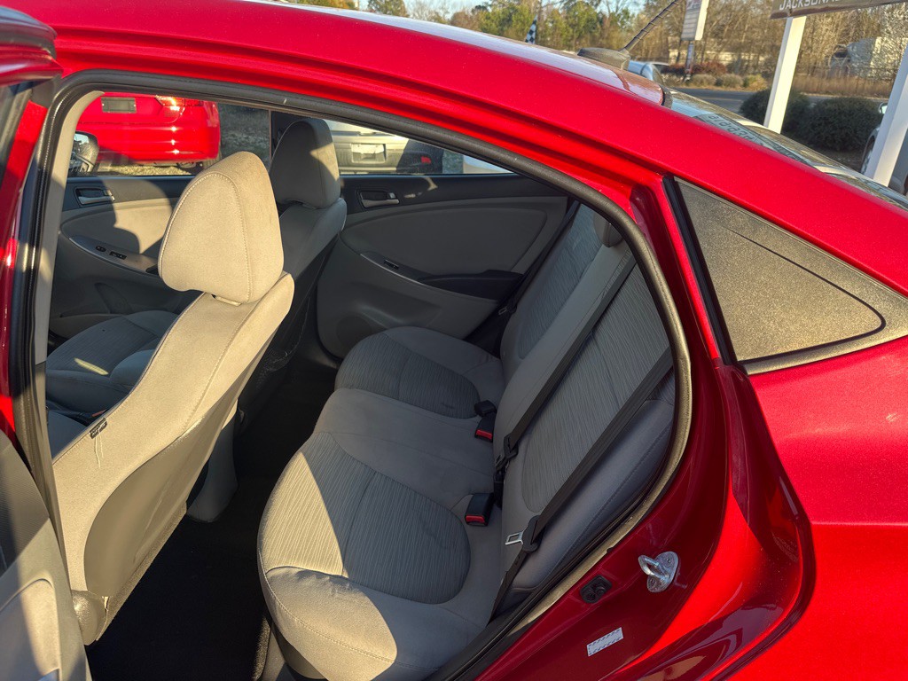 2017 Hyundai Accent Image 10