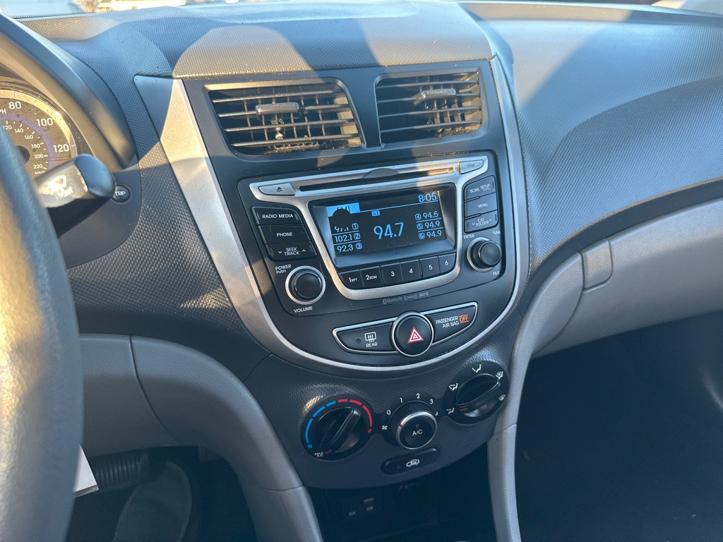 2017 Hyundai Accent Image 13