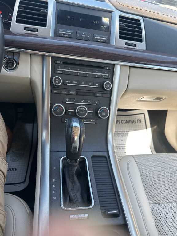 2012 Lincoln MKS Image 12