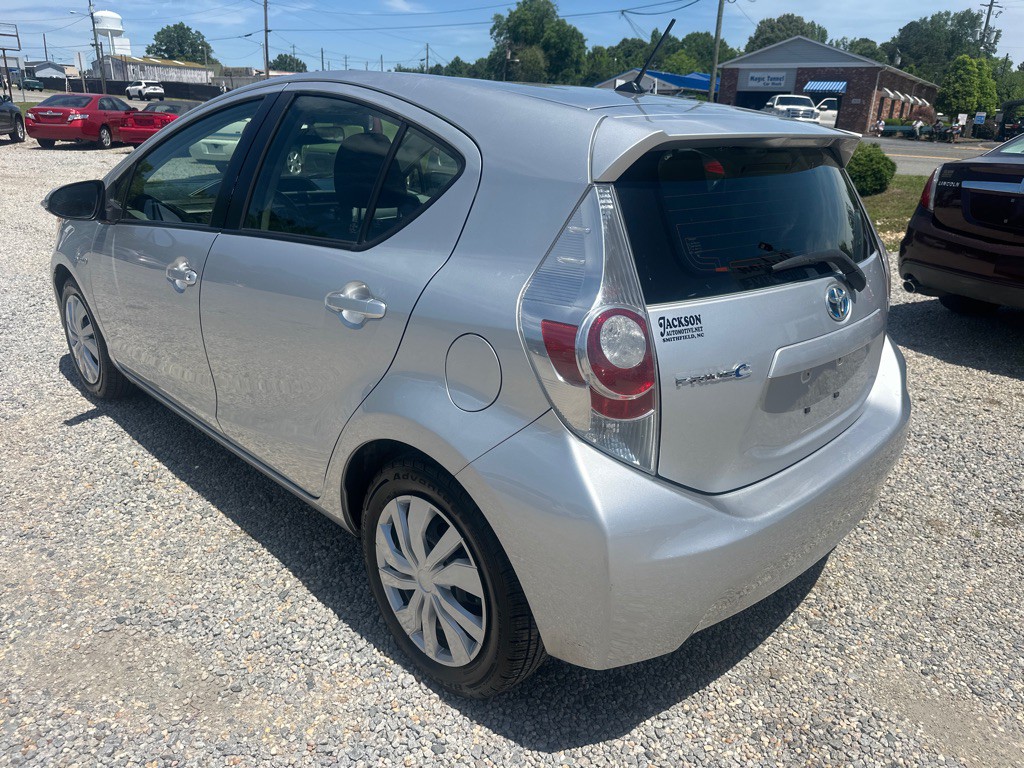 2012 Toyota Prius Image 6