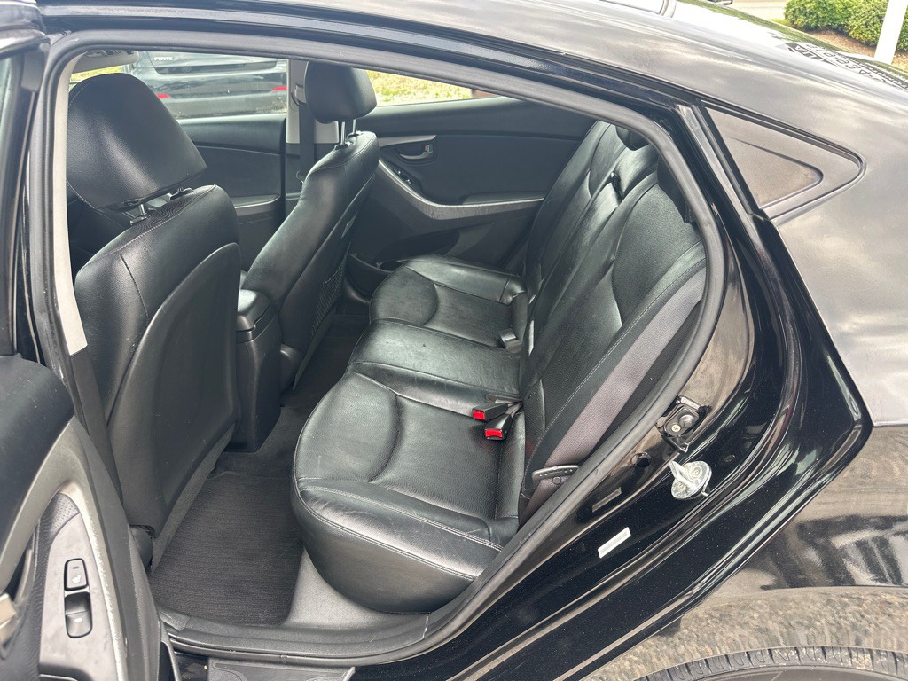 2013 Hyundai Elantra Image 8