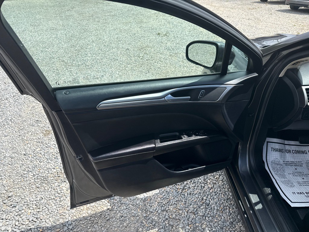 2020 Ford Fusion Image 11