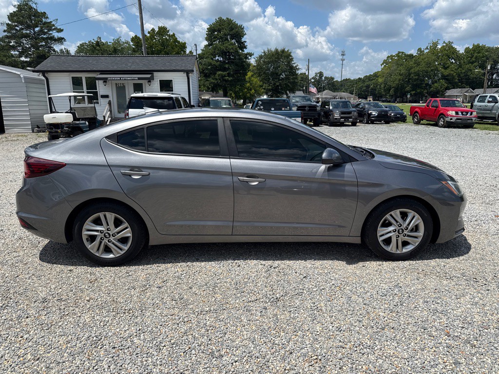 2020 Hyundai Elantra Image 4