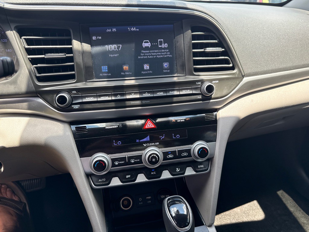 2020 Hyundai Elantra Image 13