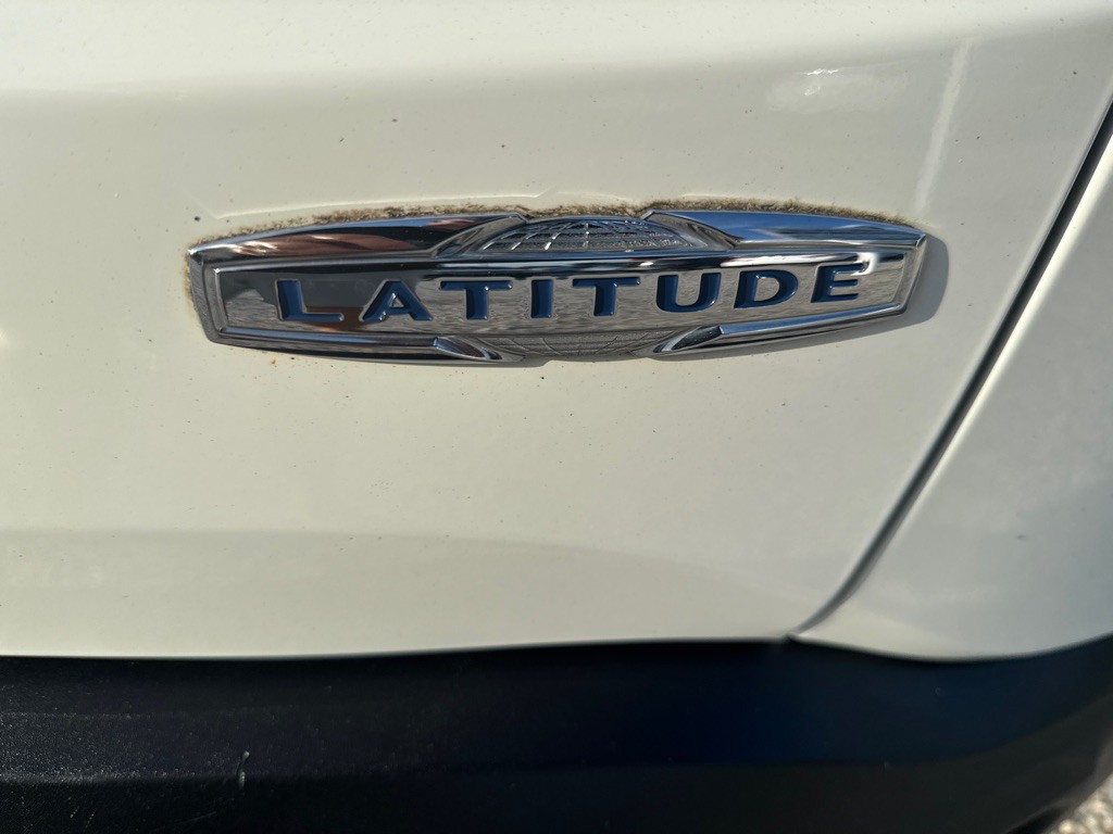 2017 Jeep Renegade Image 8