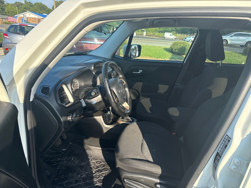 2017 Jeep Renegade Image 9