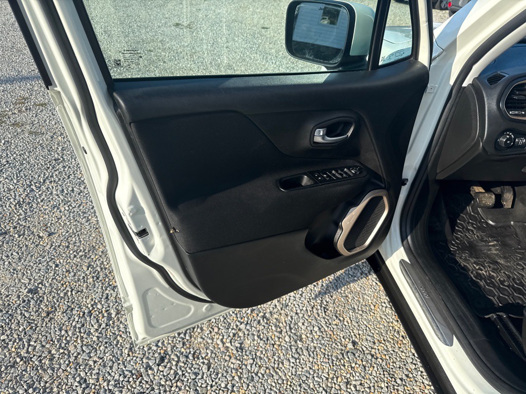 2017 Jeep Renegade Image 10